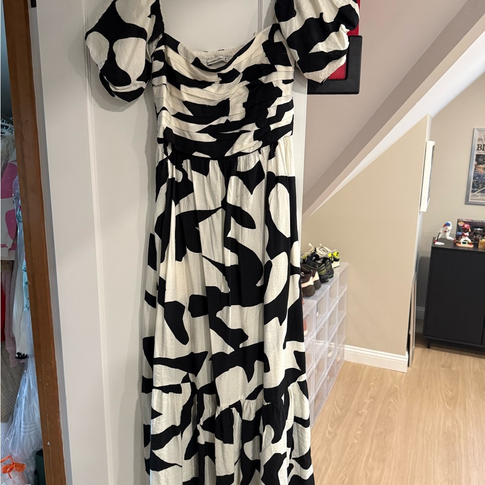 Abercrombie & Fitch Black and Cream Maxi Dress